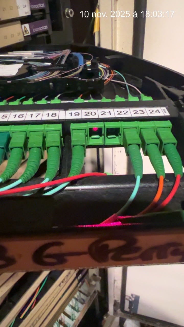 Soudure par fusion optique haute précision sur câble de fibre optique abonné